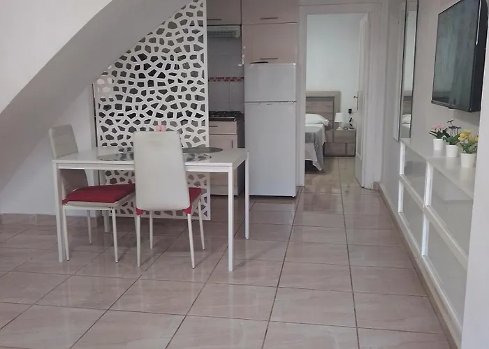 Apartamento Serrano Con Terraza
